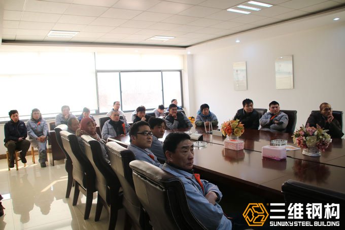 公司各部門領(lǐng)導對消防知識進行學習