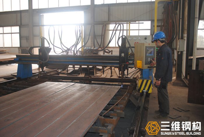 鋼結(jié)構(gòu)公司是怎樣處理鋼結(jié)構(gòu)工程變形的？